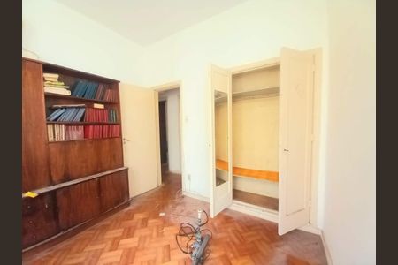Apartamento à venda com 77m², 3 quartos e sem vaga