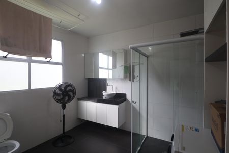 Banheiro de apartamento para alugar com 1 quarto, 50m² em Igara, Canoas
