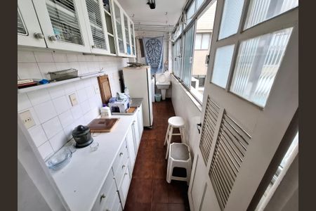 Apartamento à venda com 202m², 3 quartos e 1 vagaÁrea de Serviço