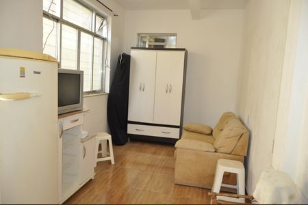 Casa à venda com 220m², 2 quartos e sem vagaCasa 2 - Sala/Cozinha