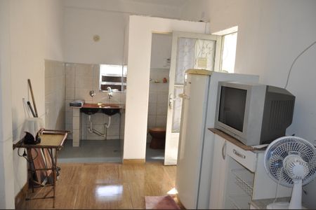 Casa à venda com 220m², 2 quartos e sem vagaCasa 2 - Sala/Cozinha
