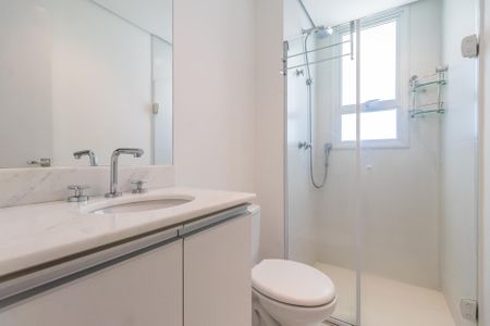 Apartamento à venda com 108m², 2 quartos e 1 vaga Apartamento à venda com 108m², 2 quartos e 1 vagaBanheiro da Suíte