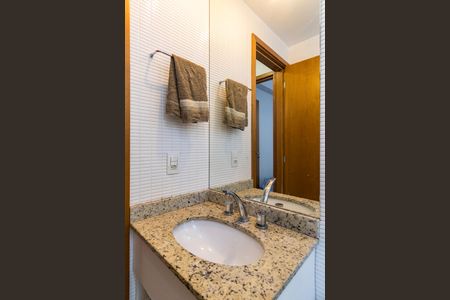 Apartamento à venda com 60m², 2 quartos e 2 vagasBanheiro da Suíte