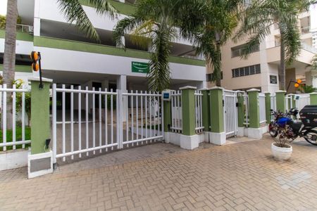 Apartamento à venda com 72m², 2 quartos e 1 vaga Apartamento à venda com 72m², 2 quartos e 1 vagaFachada