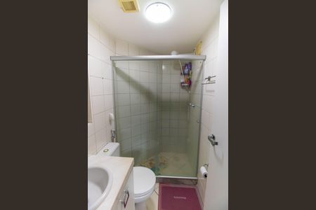 Apartamento à venda com 72m², 2 quartos e 1 vaga Apartamento à venda com 72m², 2 quartos e 1 vagaBanheiro da Suíte