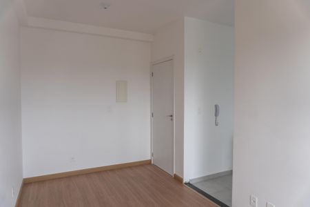 Sala de apartamento para alugar com 2 quartos, 43m² em Jardim Jacinto, Jacareí