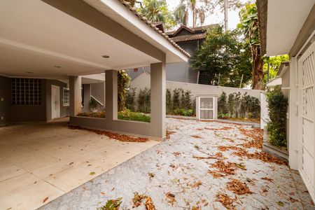 Casa à venda com 500m², 5 quartos e 8 vagas Casa à venda com 500m², 5 quartos e 8 vagasÁrea Externa