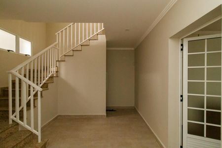 Casa à venda com 500m², 5 quartos e 8 vagas Casa à venda com 500m², 5 quartos e 8 vagasHall de entrada