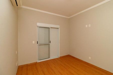 Casa à venda com 500m², 5 quartos e 8 vagas Casa à venda com 500m², 5 quartos e 8 vagasQuarto 1