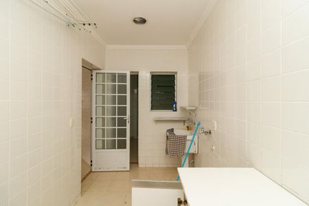 Casa à venda com 500m², 5 quartos e 8 vagas Casa à venda com 500m², 5 quartos e 8 vagasÁrea de Serviço