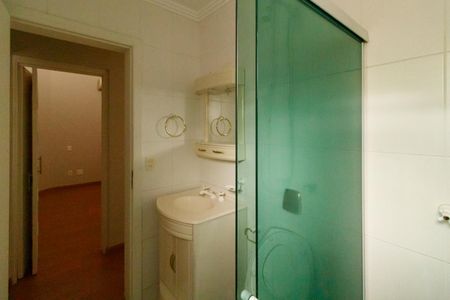 Casa à venda com 500m², 5 quartos e 8 vagas Casa à venda com 500m², 5 quartos e 8 vagasBanheiro 2 da Suíte