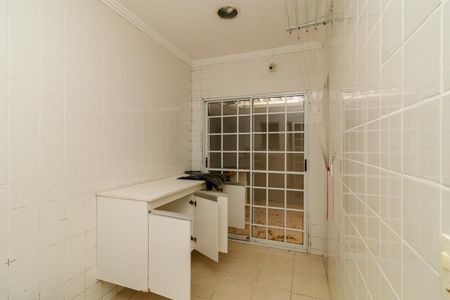 Casa à venda com 500m², 5 quartos e 8 vagas Casa à venda com 500m², 5 quartos e 8 vagasÁrea de Serviço