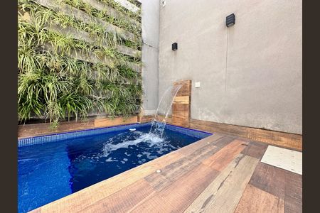 Casa à venda com 450m², 4 quartos e 4 vagas Casa à venda com 450m², 4 quartos e 4 vagasPiscina