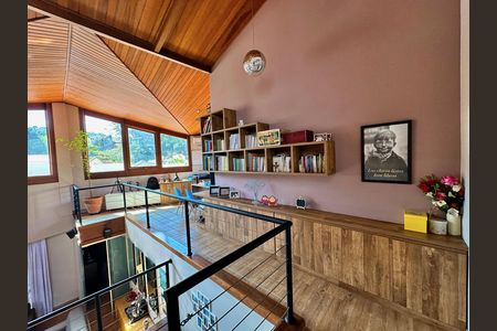 Casa à venda com 450m², 4 quartos e 4 vagas Casa à venda com 450m², 4 quartos e 4 vagasSala