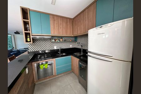 Casa à venda com 450m², 4 quartos e 4 vagas Casa à venda com 450m², 4 quartos e 4 vagasCozinha