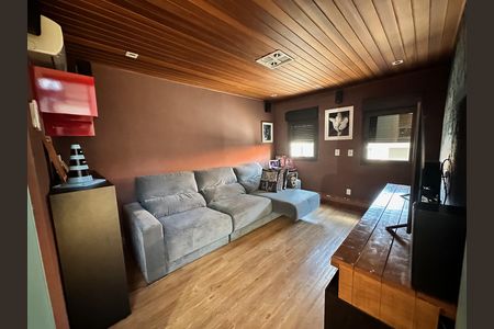 Casa à venda com 450m², 4 quartos e 4 vagas Casa à venda com 450m², 4 quartos e 4 vagasSala