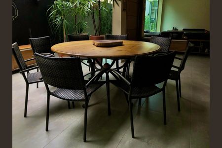 Casa à venda com 450m², 4 quartos e 4 vagas Casa à venda com 450m², 4 quartos e 4 vagasSala