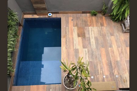 Casa à venda com 450m², 4 quartos e 4 vagas Casa à venda com 450m², 4 quartos e 4 vagasPiscina