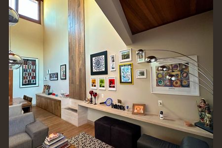 Casa à venda com 450m², 4 quartos e 4 vagas Casa à venda com 450m², 4 quartos e 4 vagasSala