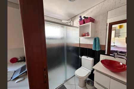 Casa à venda com 450m², 4 quartos e 4 vagas Casa à venda com 450m², 4 quartos e 4 vagasBanheiro