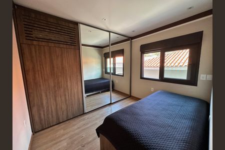 Casa à venda com 450m², 4 quartos e 4 vagas Casa à venda com 450m², 4 quartos e 4 vagasQuarto