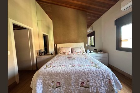 Casa à venda com 450m², 4 quartos e 4 vagas Casa à venda com 450m², 4 quartos e 4 vagasQuarto