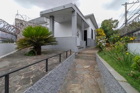 Casa à venda com 360m², 3 quartos e 3 vagasEntrada