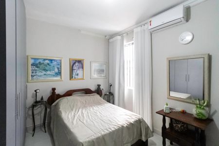 Casa à venda com 360m², 3 quartos e 3 vagasSuíte