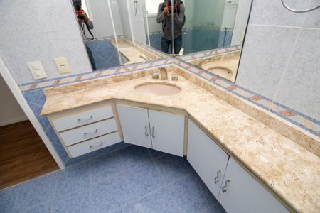 Casa de condomínio para alugar com 336m², 5 quartos e 1 vagaBanheiro quarto 5