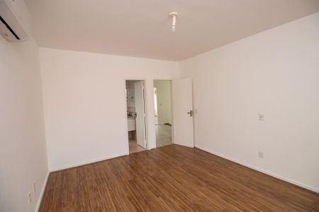 Casa de condomínio para alugar com 336m², 5 quartos e 1 vagaQuarto 4