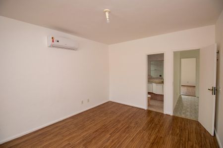 Casa de condomínio para alugar com 336m², 5 quartos e 1 vagaQuarto 4