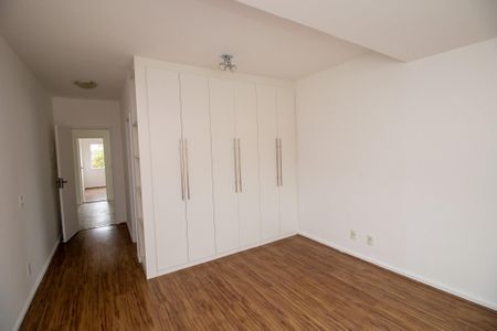 Casa de condomínio para alugar com 336m², 5 quartos e 1 vagaQuarto 5