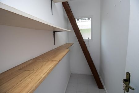 Casa de condomínio para alugar com 336m², 5 quartos e 1 vagaDispensa