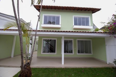 Casa de condomínio para alugar com 336m², 5 quartos e 1 vagaFachada