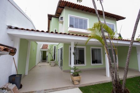 Casa de condomínio para alugar com 336m², 5 quartos e 1 vagaFachada