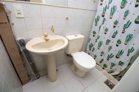 Casa de condomínio para alugar com 336m², 5 quartos e 1 vagaBanheiro do Quarto 3
