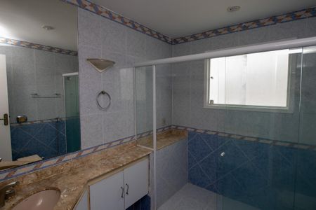 Casa de condomínio para alugar com 336m², 5 quartos e 1 vagaBanheiro quarto 5