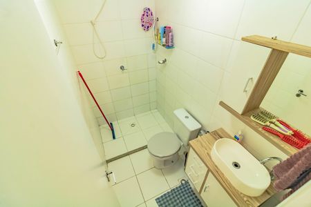 Banheiro de apartamento à venda com 2 quartos, 33m² em Jardim Itacolomi, São Paulo