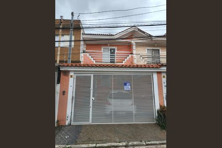Casa à venda com 107m², 3 quartos e 2 vagas Casa à venda com 107m², 3 quartos e 2 vagasFachada