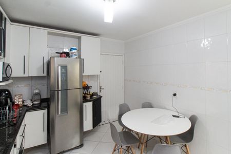 Casa à venda com 107m², 3 quartos e 2 vagas Casa à venda com 107m², 3 quartos e 2 vagasCozinha