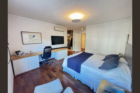 Apartamento à venda com 4 quartos, 242m² em Chácara Santo Antônio, São Paulo