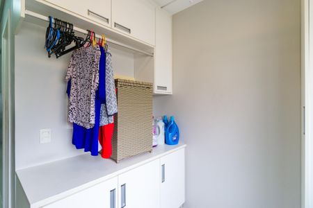 Apartamento à venda com 178m², 3 quartos e 4 vagas Apartamento à venda com 178m², 3 quartos e 4 vagasÁrea de Serviço