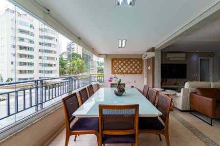 Apartamento à venda com 178m², 3 quartos e 4 vagas Apartamento à venda com 178m², 3 quartos e 4 vagasVaranda da Sala