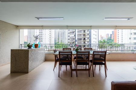 Apartamento à venda com 178m², 3 quartos e 4 vagas Apartamento à venda com 178m², 3 quartos e 4 vagasVaranda da Sala