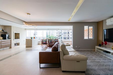 Apartamento à venda com 178m², 3 quartos e 4 vagas Apartamento à venda com 178m², 3 quartos e 4 vagasSala