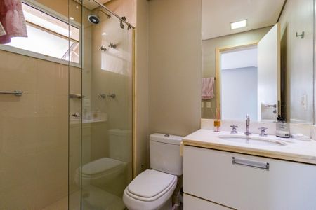 Apartamento à venda com 178m², 3 quartos e 4 vagas Apartamento à venda com 178m², 3 quartos e 4 vagasBanheiro Social