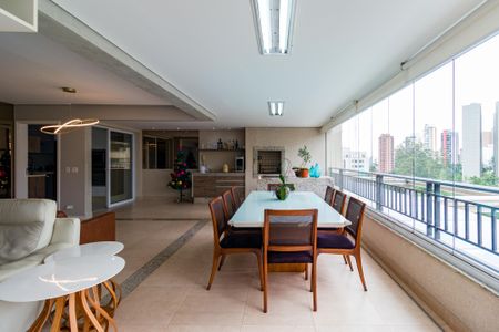 Apartamento à venda com 178m², 3 quartos e 4 vagas Apartamento à venda com 178m², 3 quartos e 4 vagasVaranda da Sala