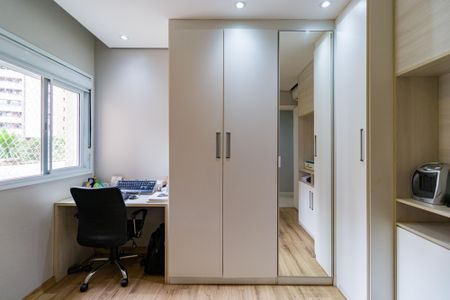 Apartamento à venda com 178m², 3 quartos e 4 vagas Apartamento à venda com 178m², 3 quartos e 4 vagasQuarto