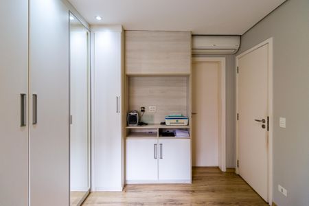 Apartamento à venda com 178m², 3 quartos e 4 vagas Apartamento à venda com 178m², 3 quartos e 4 vagasQuarto