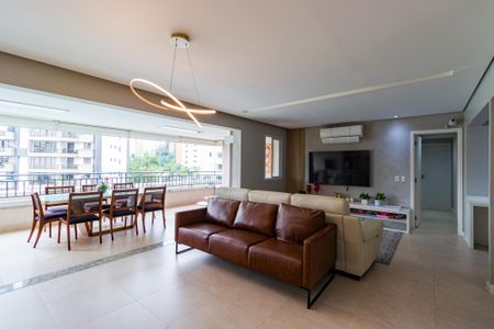 Apartamento à venda com 178m², 3 quartos e 4 vagas Apartamento à venda com 178m², 3 quartos e 4 vagasSala